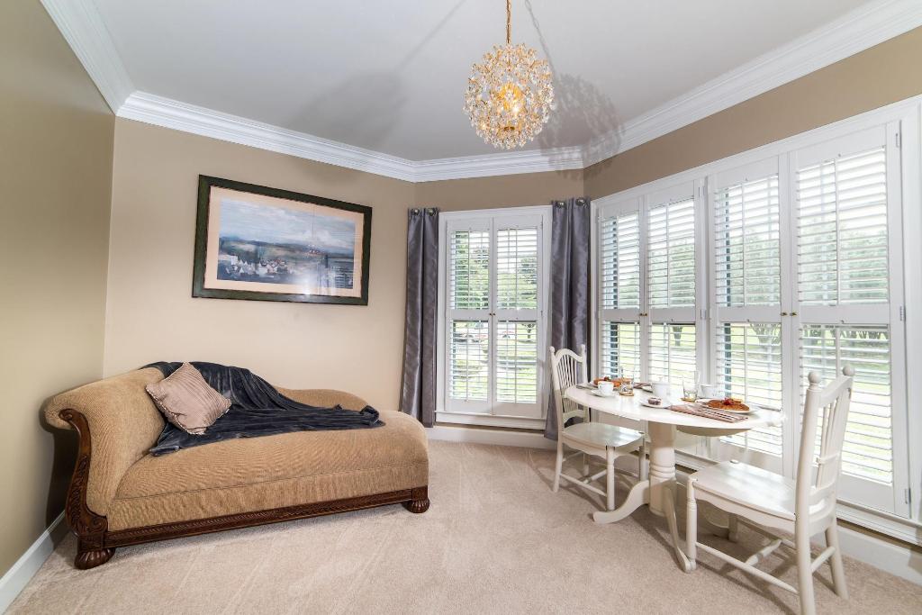 Pleasanton Courtyard B&B