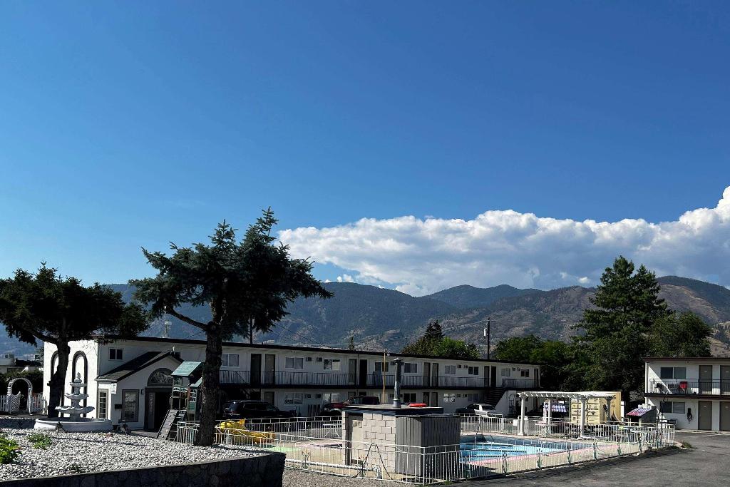 Coast Penticton Hotel
