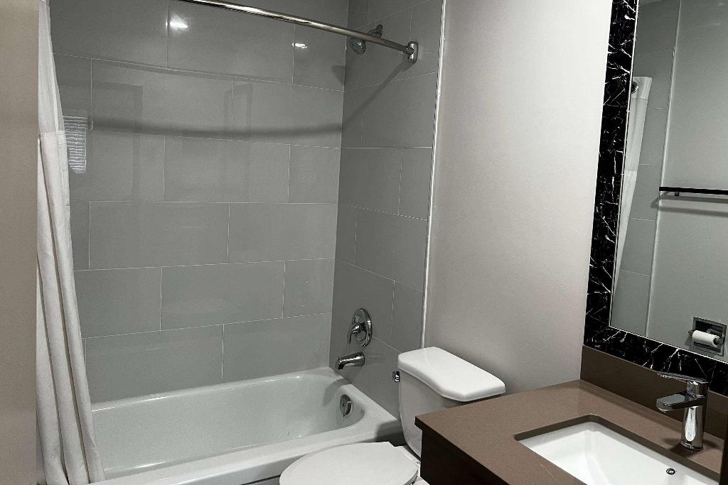 Coast Penticton Hotel