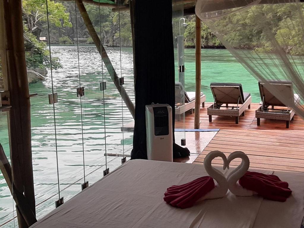 Paolyn Floating House Restaurant