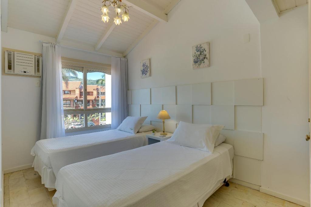 Villas JurerÃª Residences