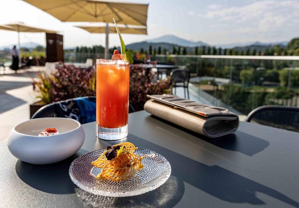 Life Hotel
