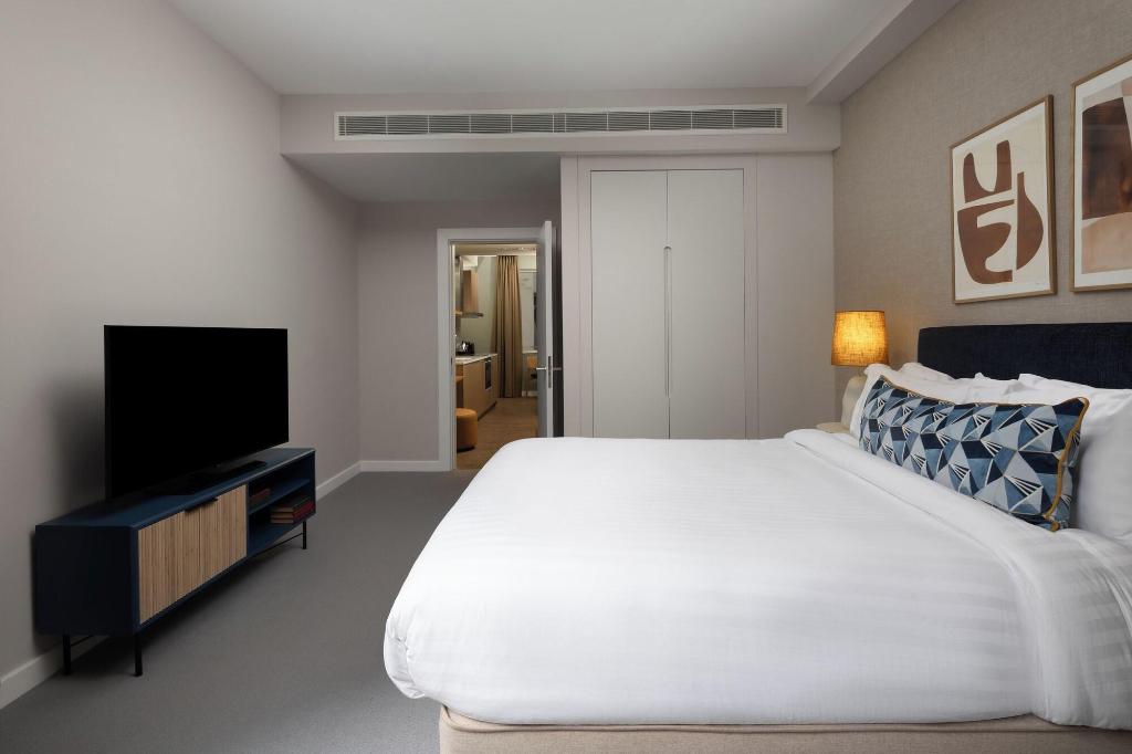 The Lincoln Suites