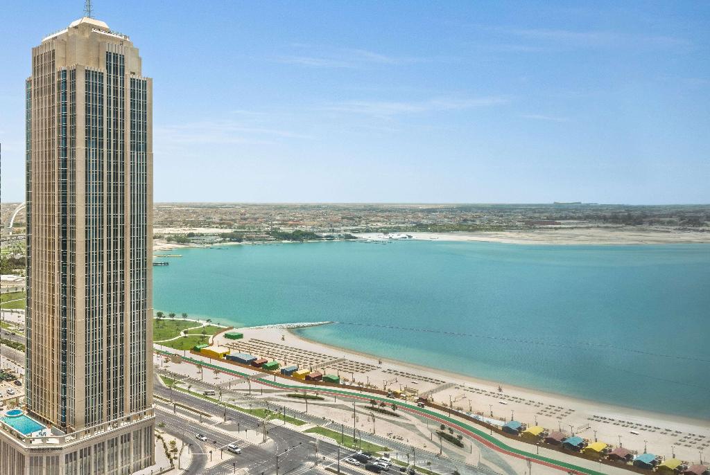 Wyndham Grand Doha West Bay beach