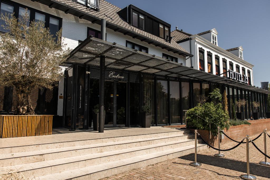 Hotel Twenty Three