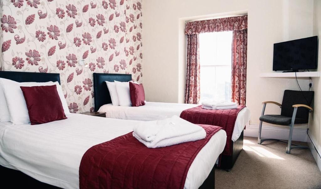 Four Oaks Hotel