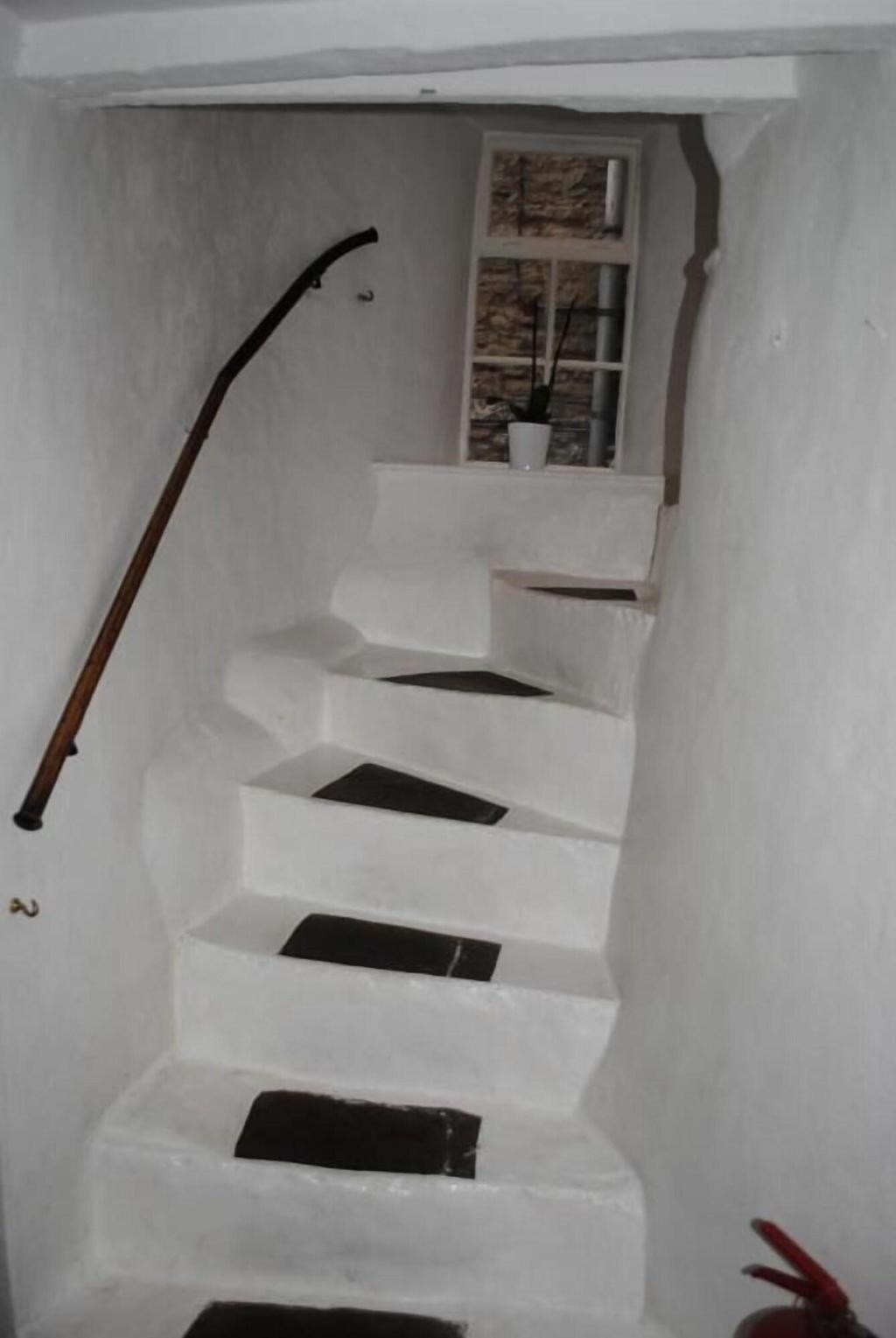 Sykes's House - Lobby
