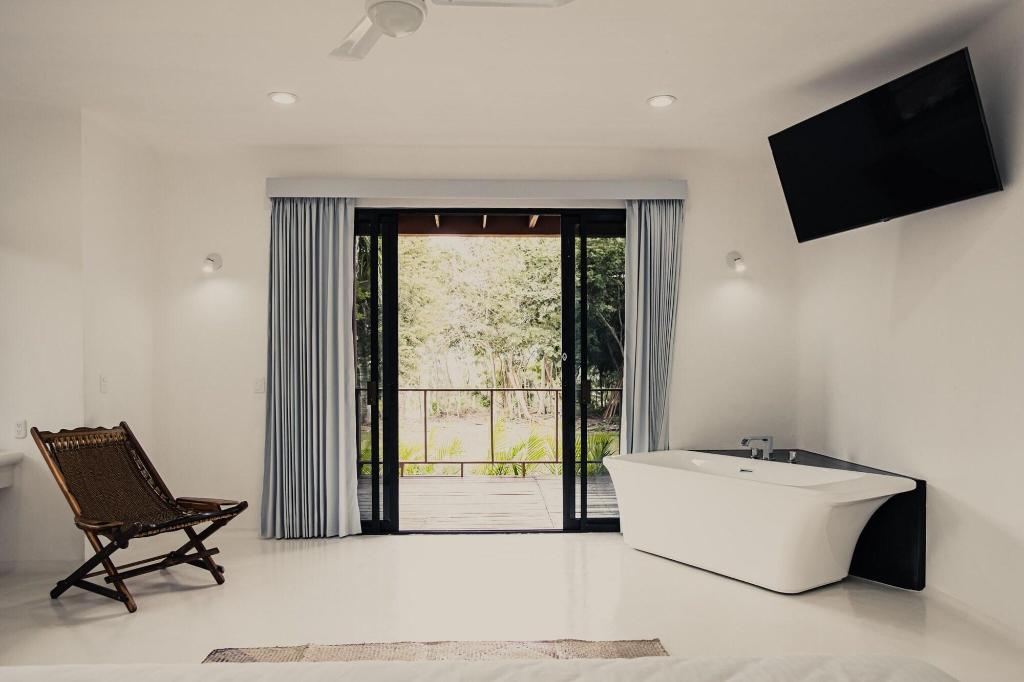 Royal Palm Bacalar CabaÃ±as & Lagoon Club