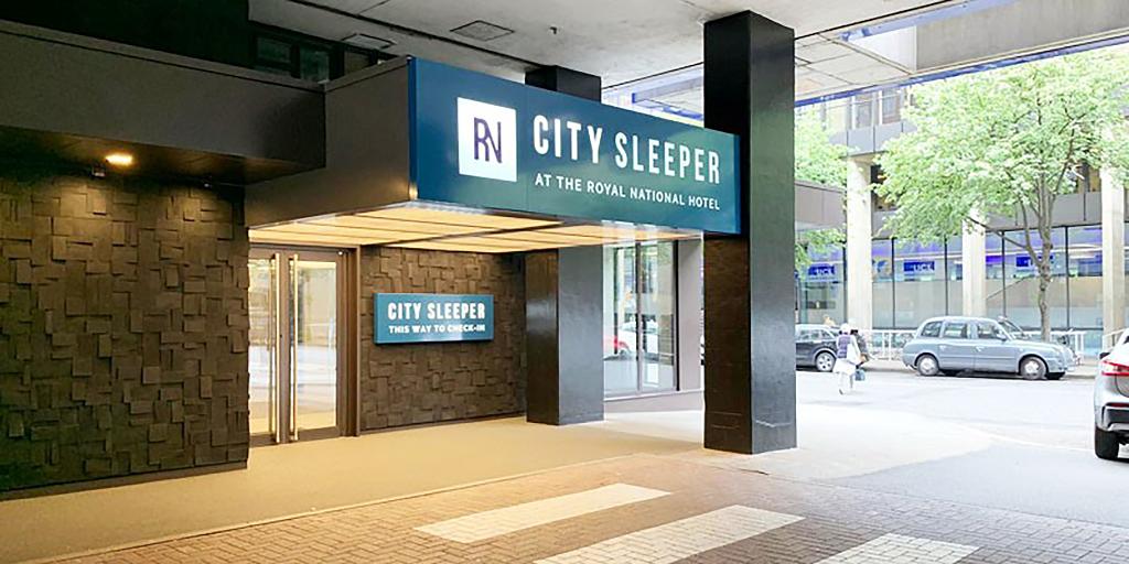 Hotel City Sleepers at Royal National, Großbritannien, London. Großes 1
