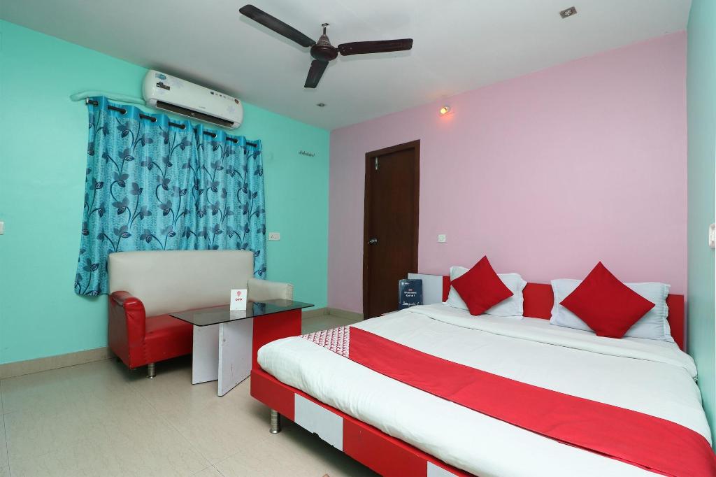 1764 Hotel Maruti Lodging