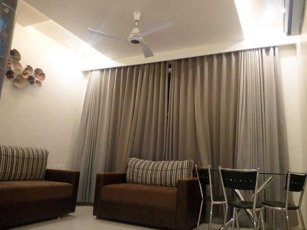 Hotel Pushpak Park