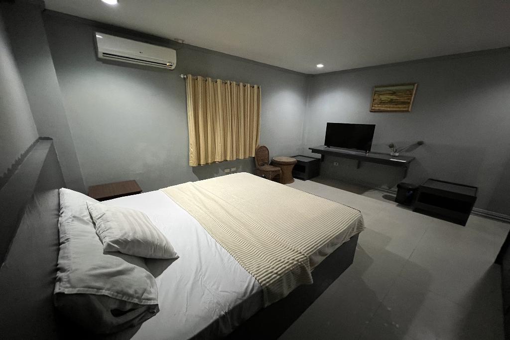 Garden Suite Hotel near Koreatown by ZUZU