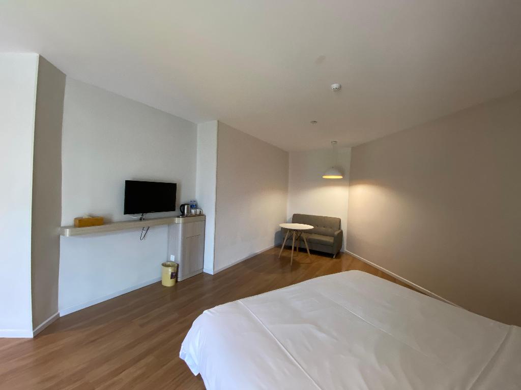 Hanting Hotel Shanghai Anting Car City