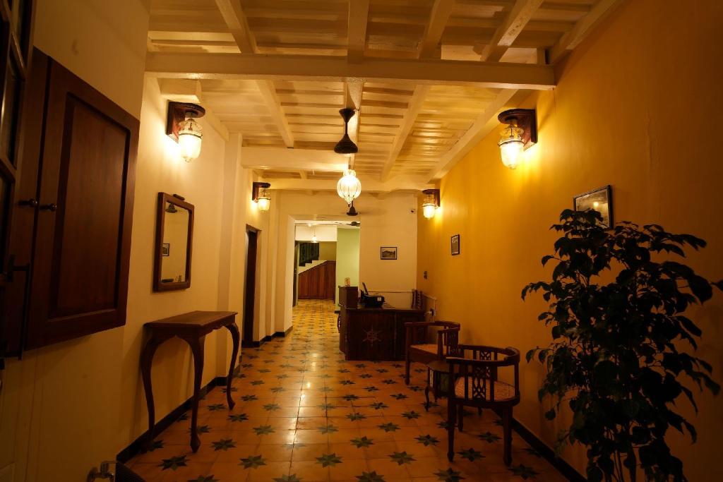 The Sunset Bay, Kochi