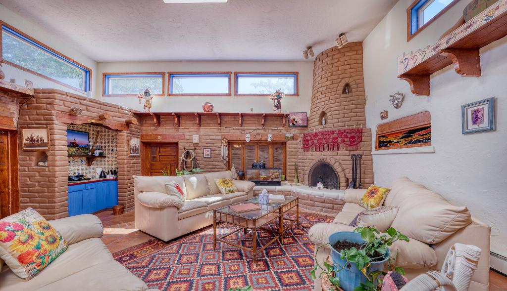 Loba Luna Bed and Breakfast, LLC