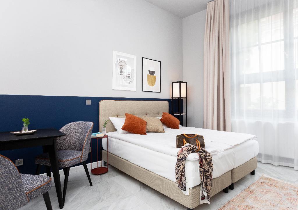 H11 Aparthotel