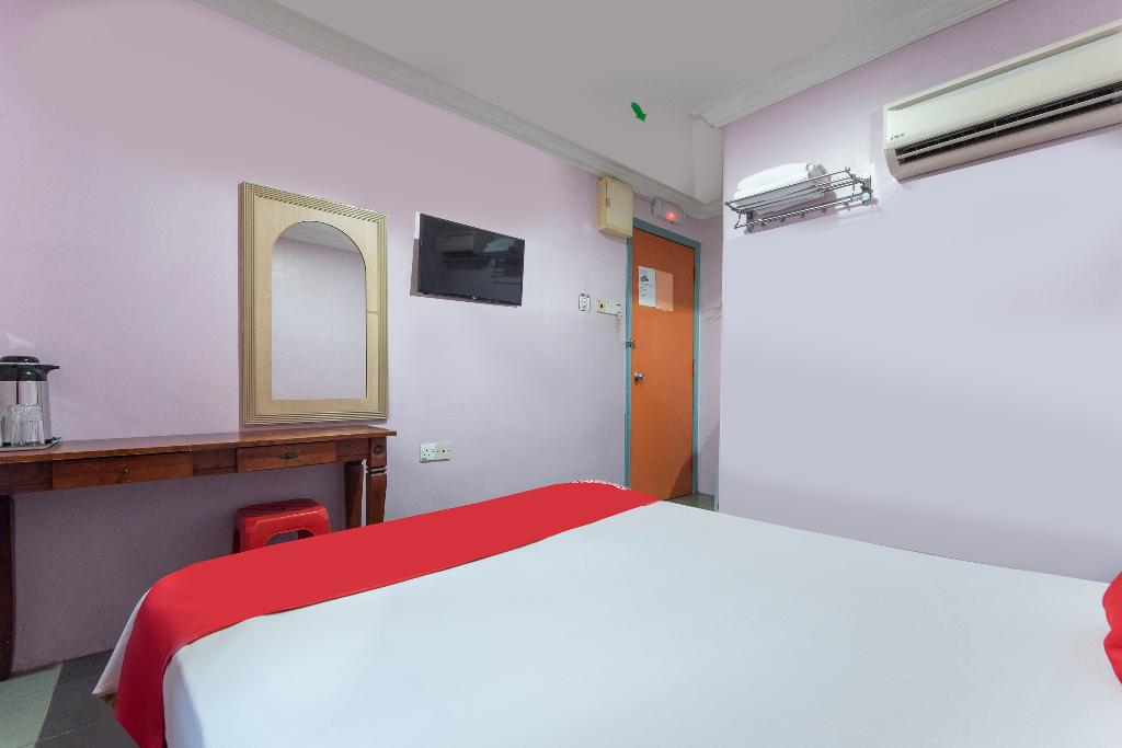 90417 Apollo Hotel