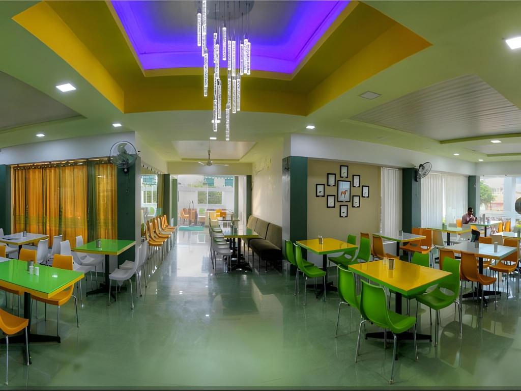 Hotel RajMahal Inn 