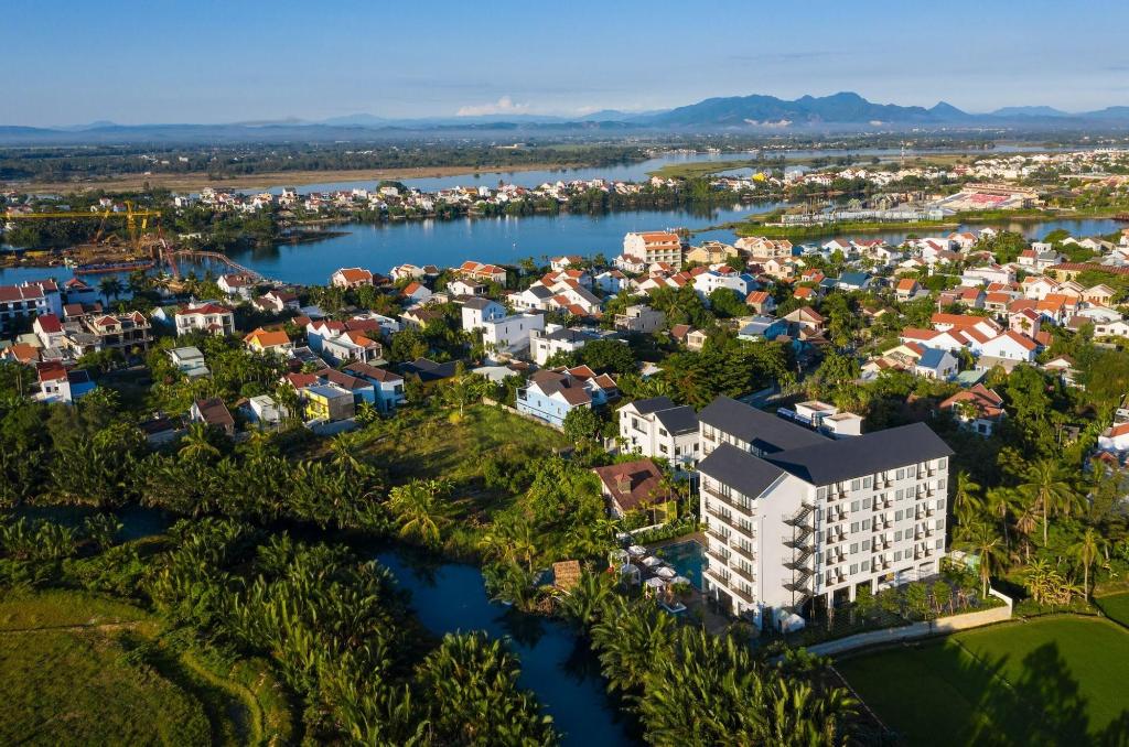 Shining Riverside Hoi An Boutique and Spa