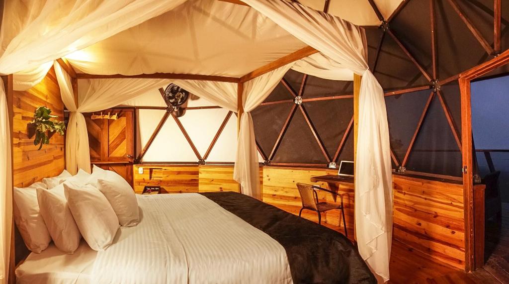 TREKKER GLAMPING
