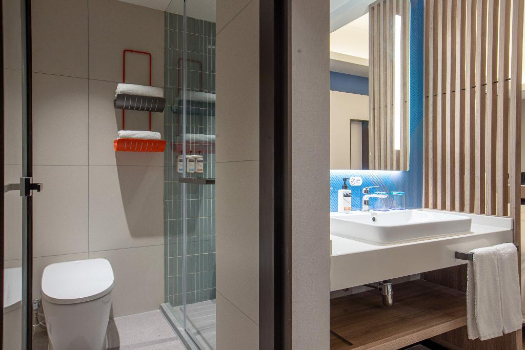 Holiday Inn Express Shanghai Gumei
