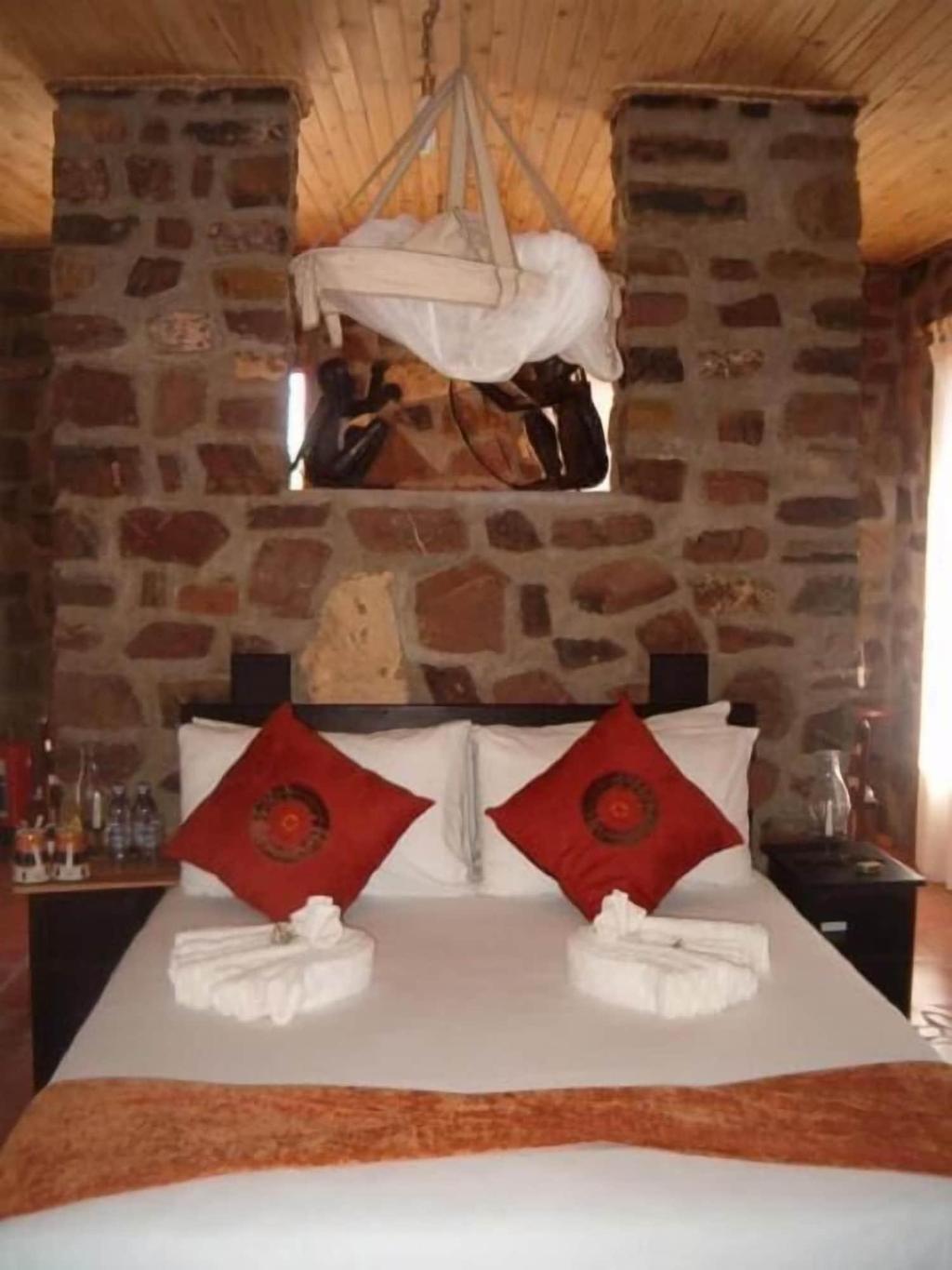 Tsauchab River Lodge