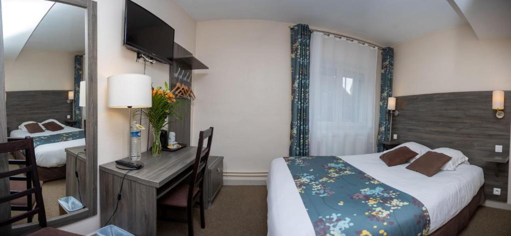 Logis Le Carnot Hotel