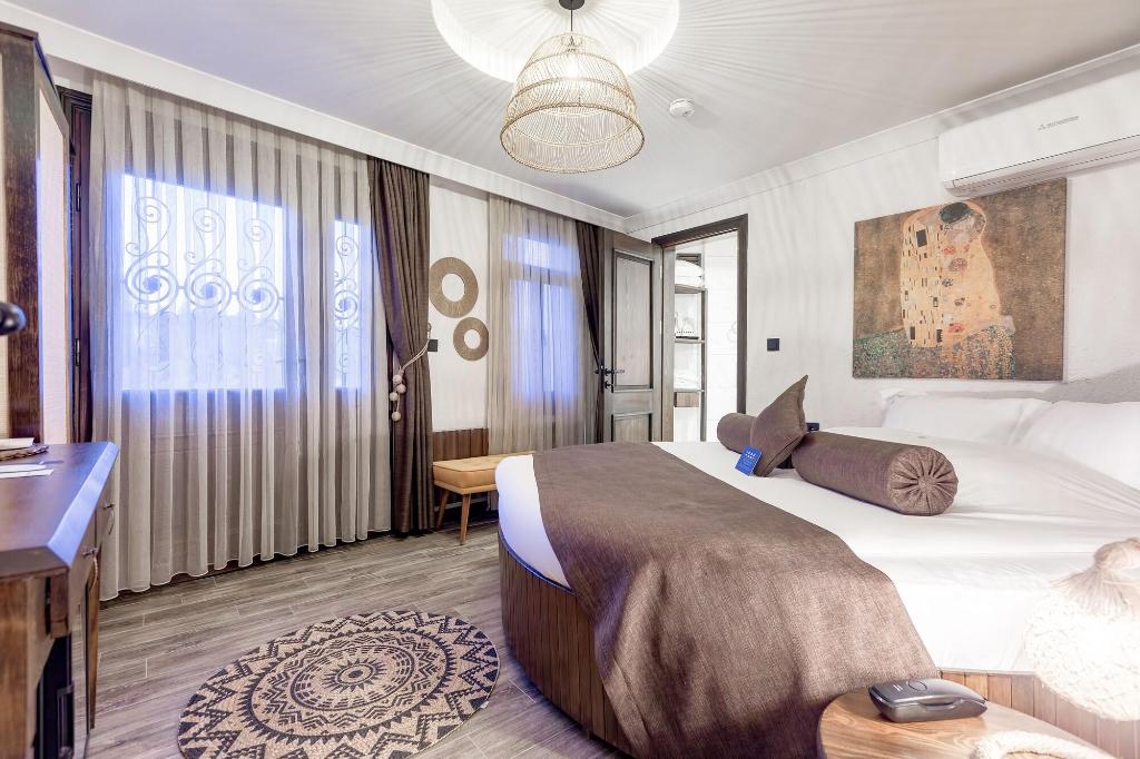 Parna Hotel