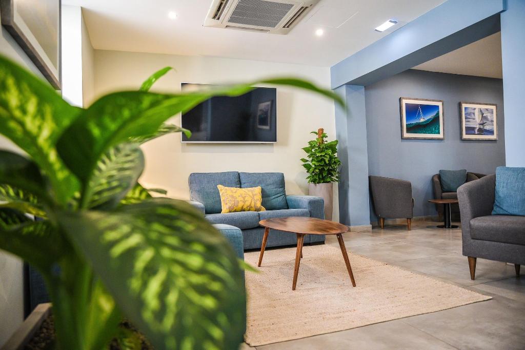The Howard Hotel And Residence — property photo 1