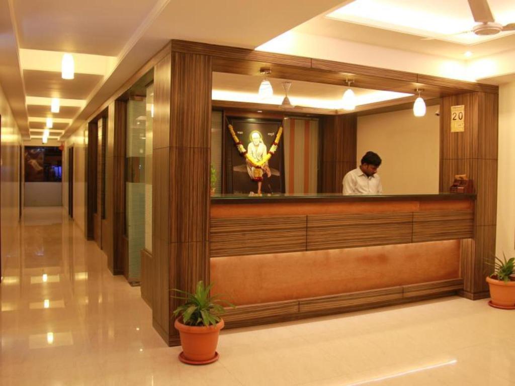 Hotel Sai Gurusthan