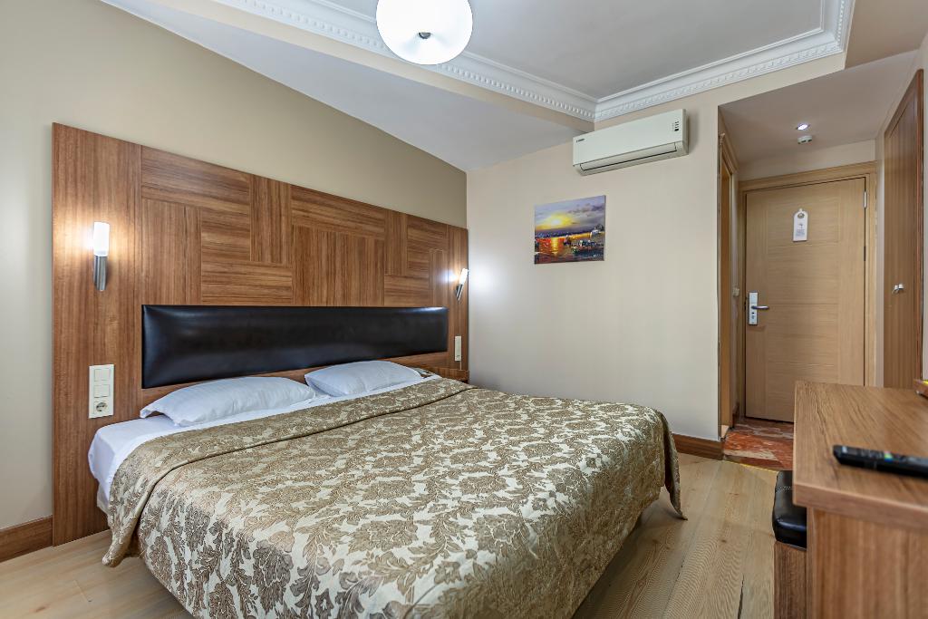 Elasophia Hotel