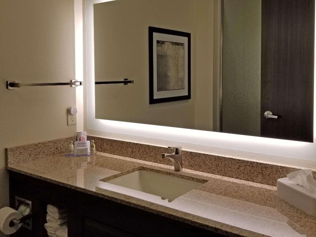Comfort Inn & Suites Medina NY near Erie Canal