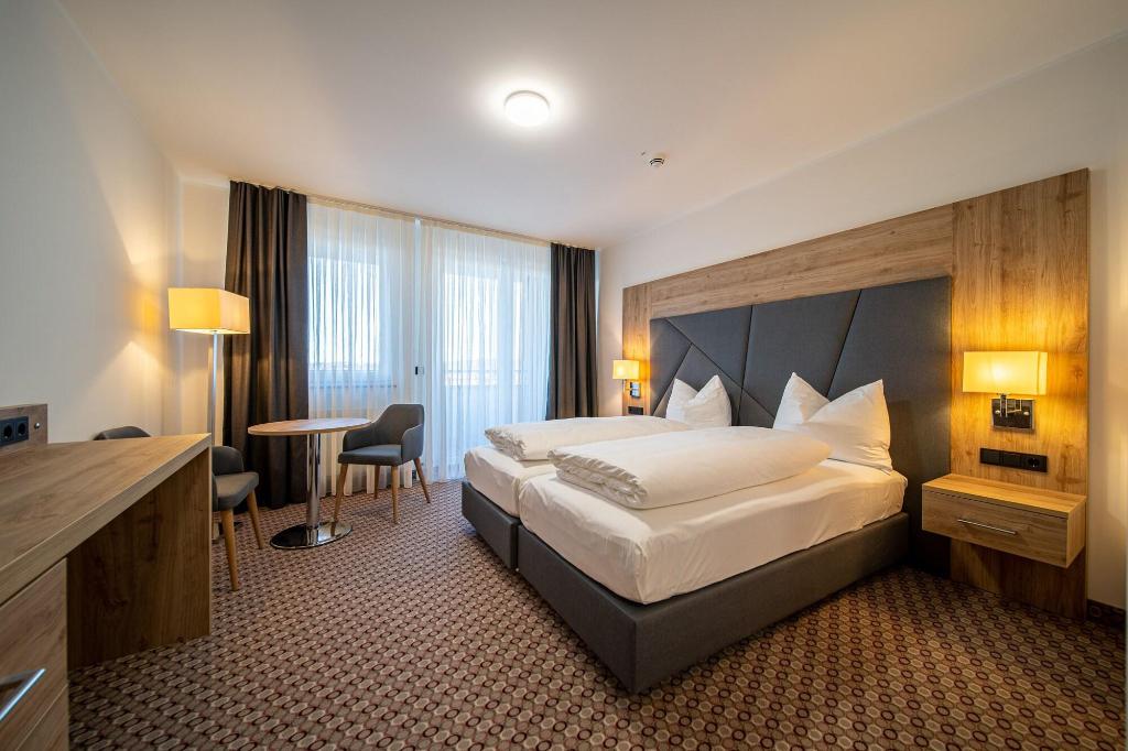Ee Hotel