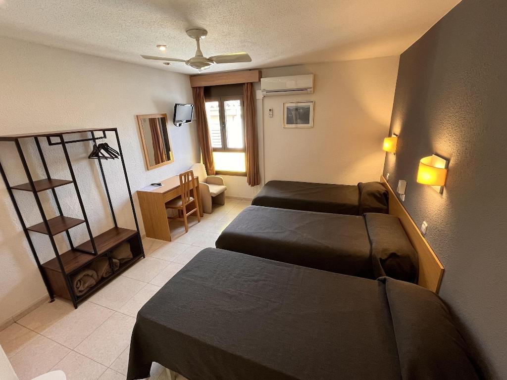 Hostal Tarra S