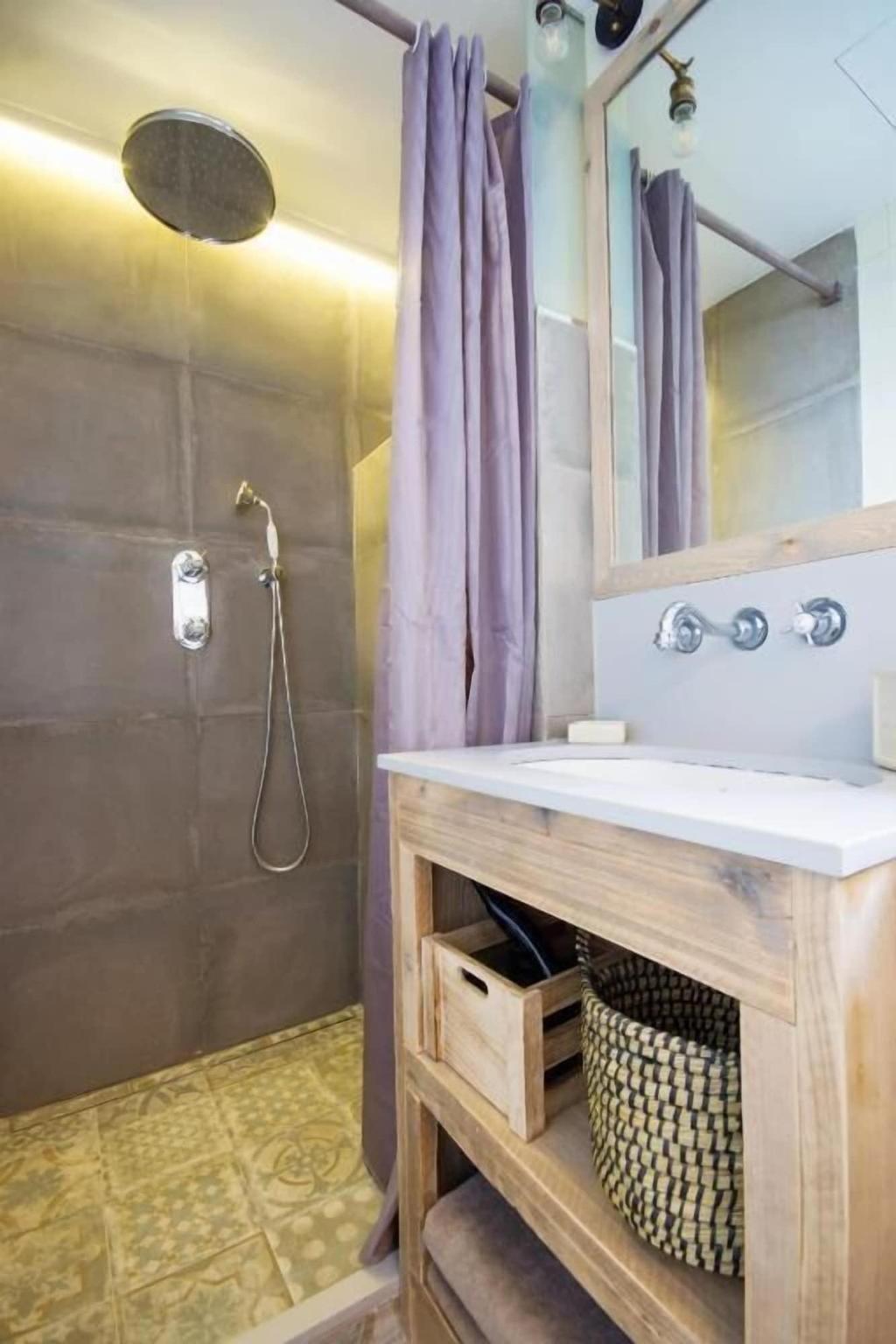 The Beach House Studios Suites