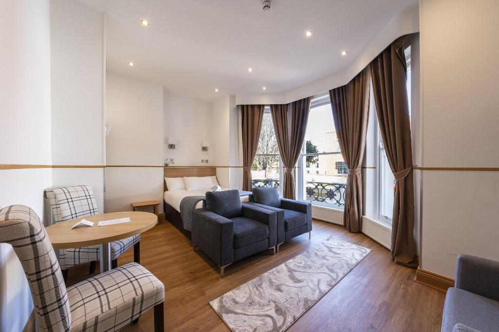 Duke Apartments