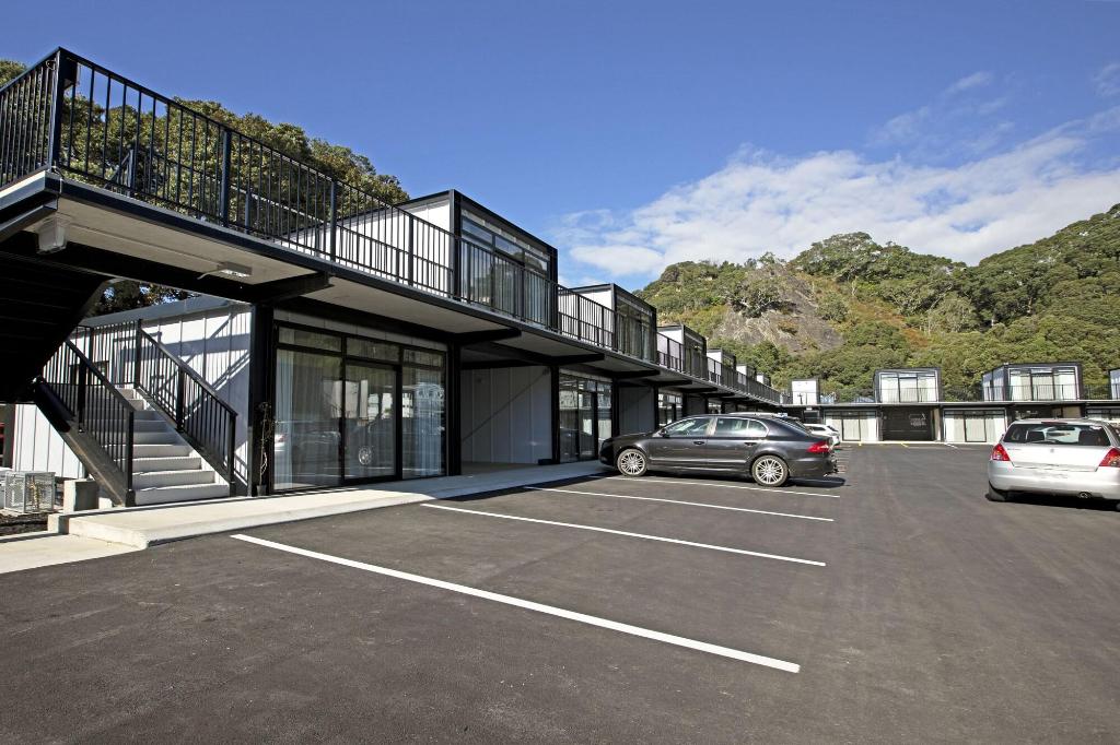 The Com Plex Motel