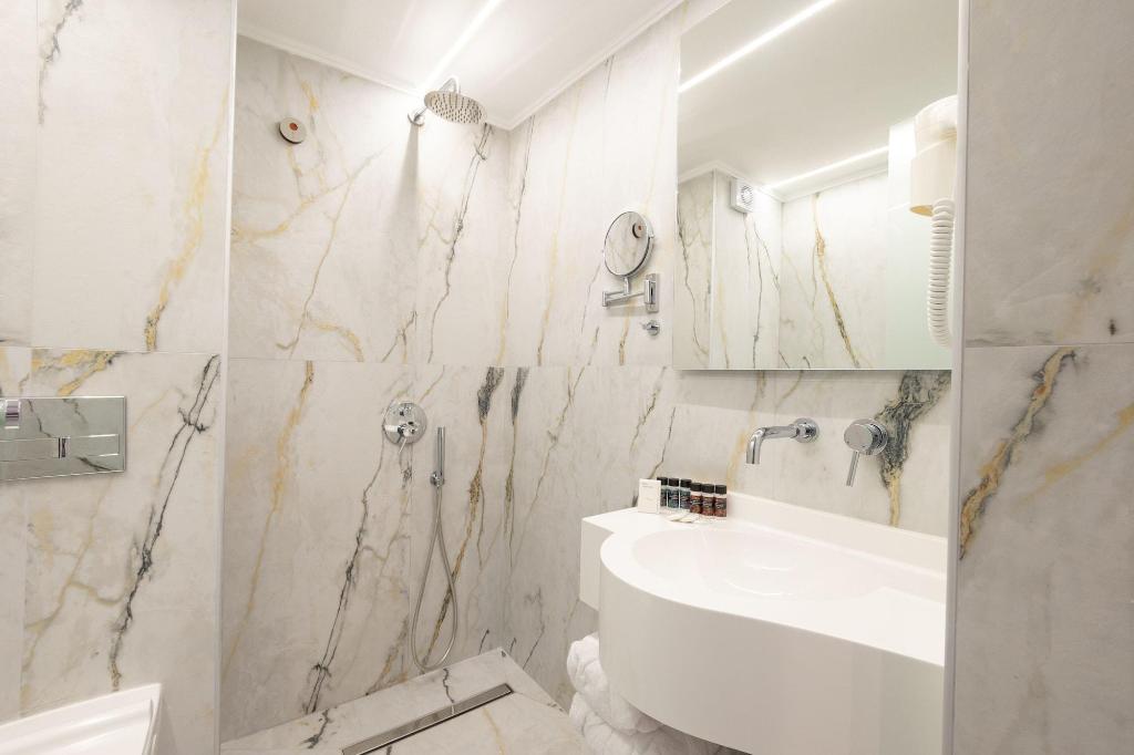 Modern Luxury Hotel