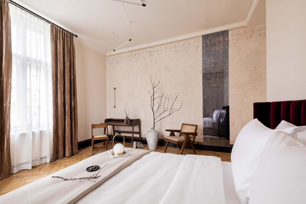 Zola Hotel Palais De Boha Me