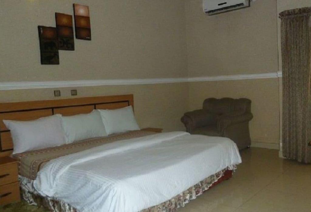 Ritz Carinton Suites