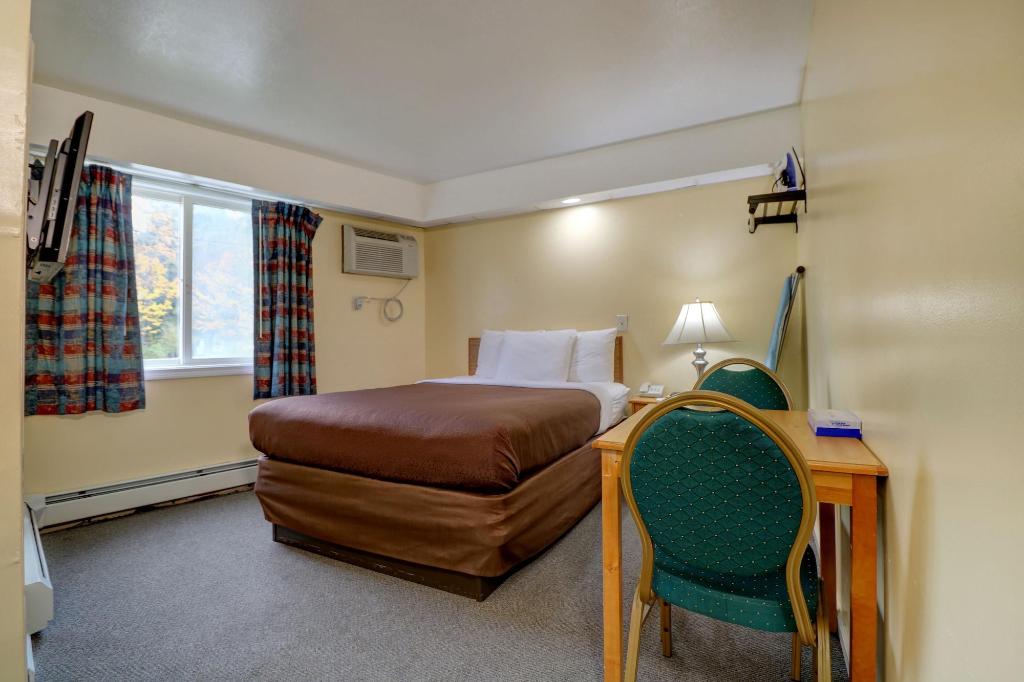 Brookside Motel