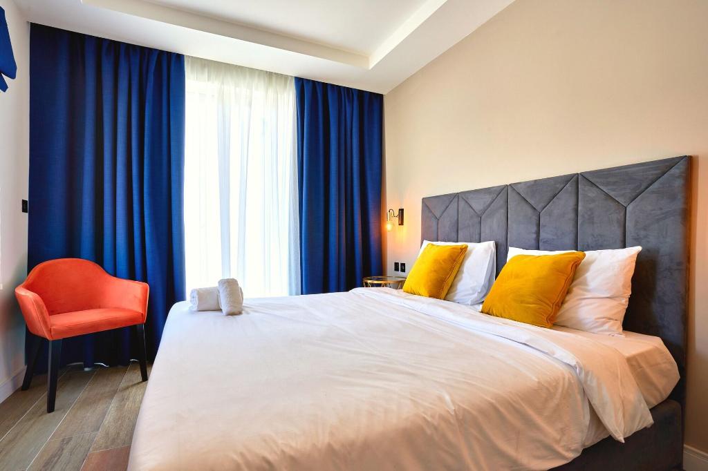 Cinematique — property photo 1