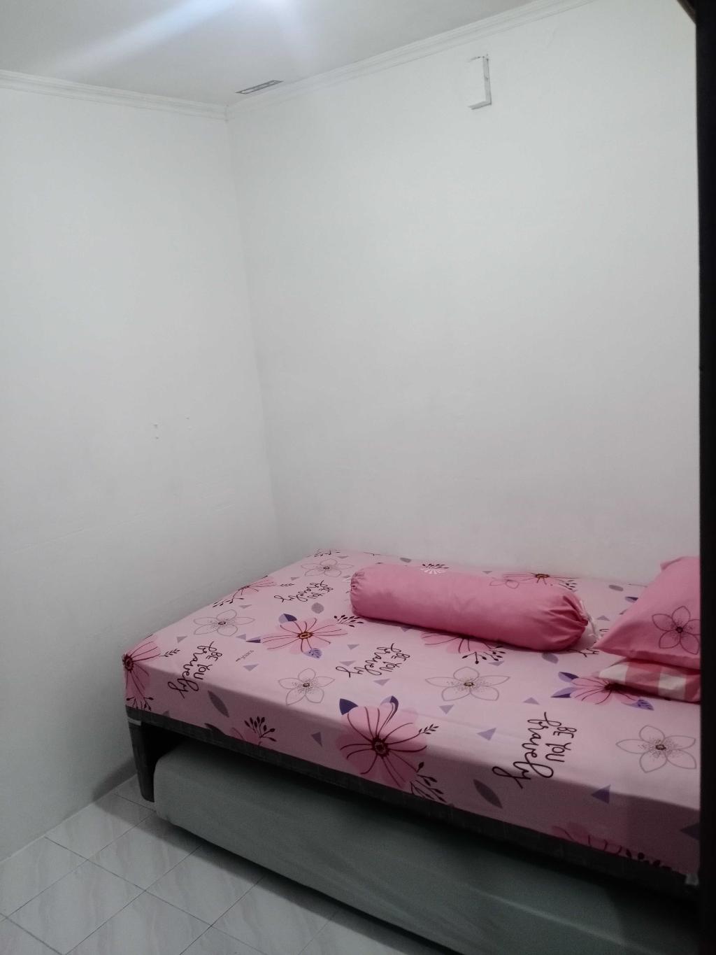 Express O 91597 Sharie Homestay Syariah