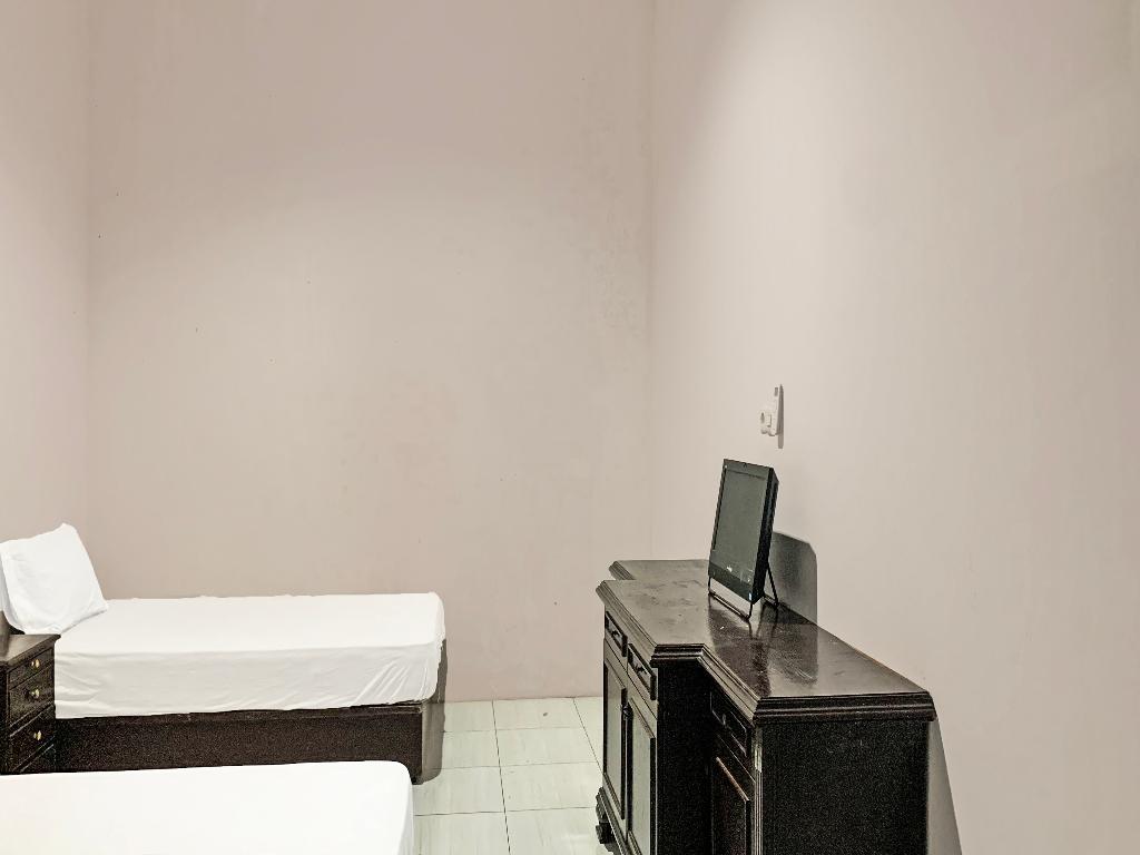 Oyo 91657 Penginapan Radja Jeneponto