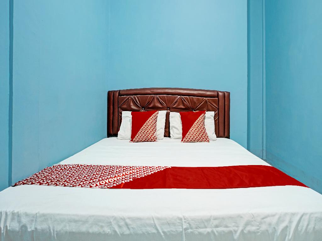 Spot On 91637 Hotel Adela