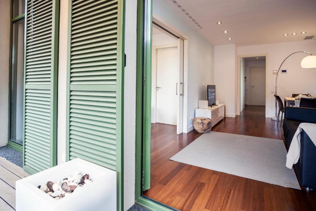Paseo de Gracia Bas Apartments By Aspasios
