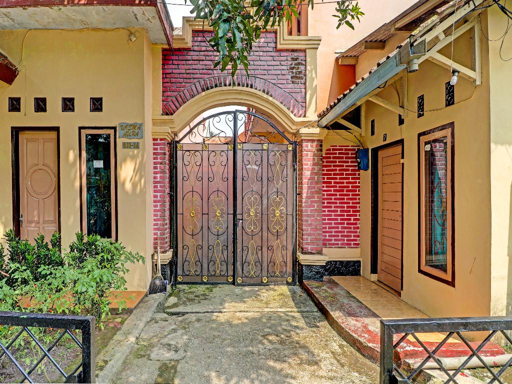 Oyo Life 91478 Wisma Aura Syariah
