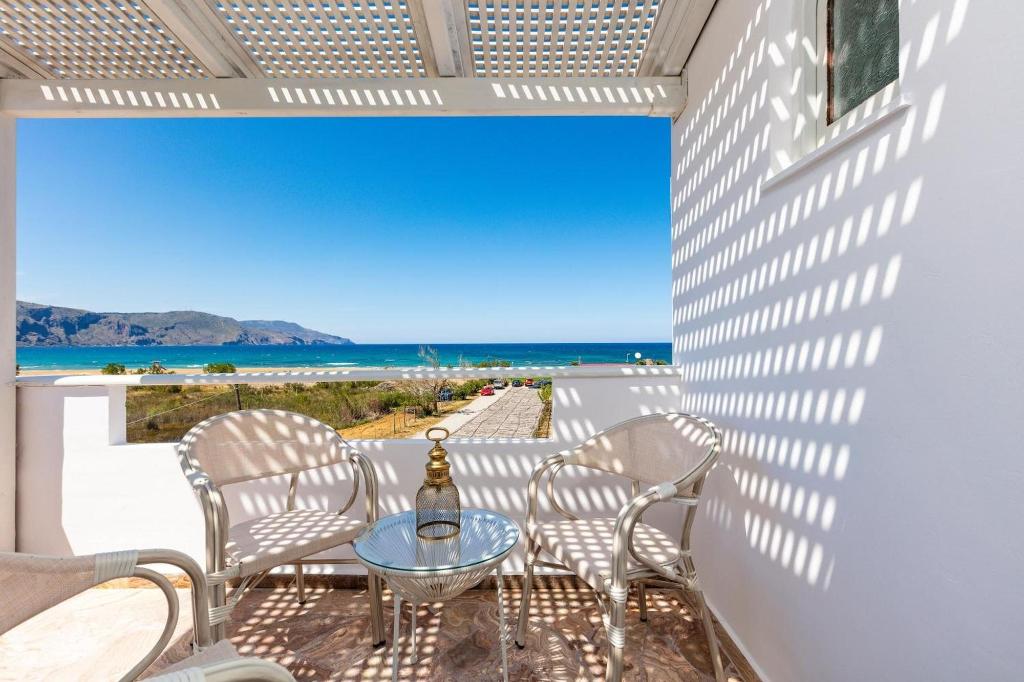 Pinelopi Beach Suites