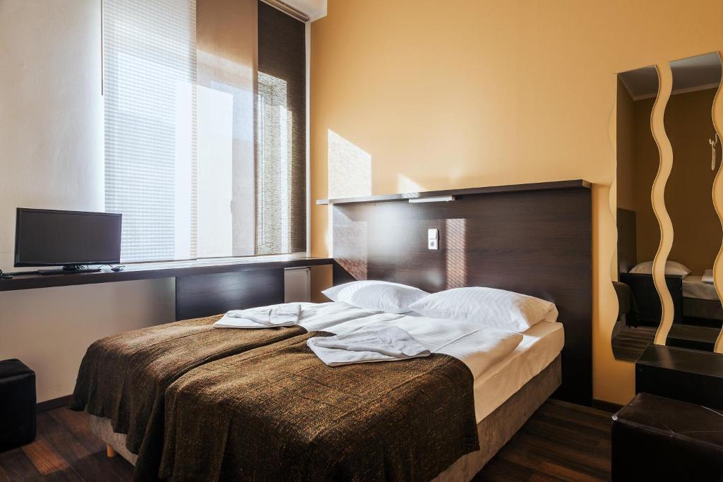 Apple City Hotel