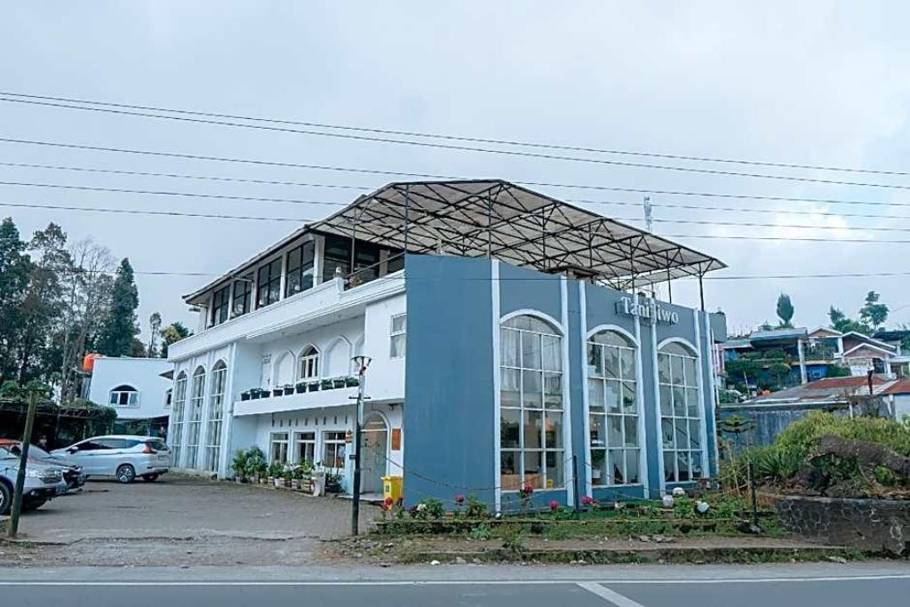Tani Jiwo Hostel